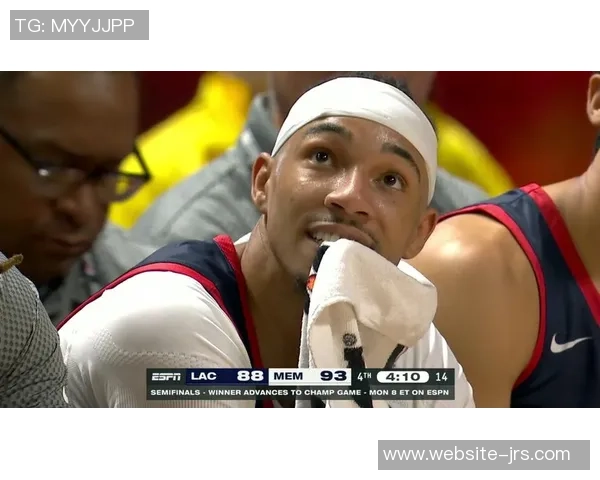 夏季联赛精彩对决勇士与快船争锋相对谁能笑到最后