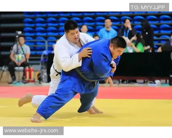 崇州尚武与江原FC激战正酣谁能在赛场上笑到最后